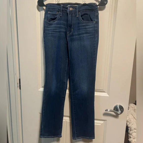 High Rise Straight Crop - Picture 2 of 4